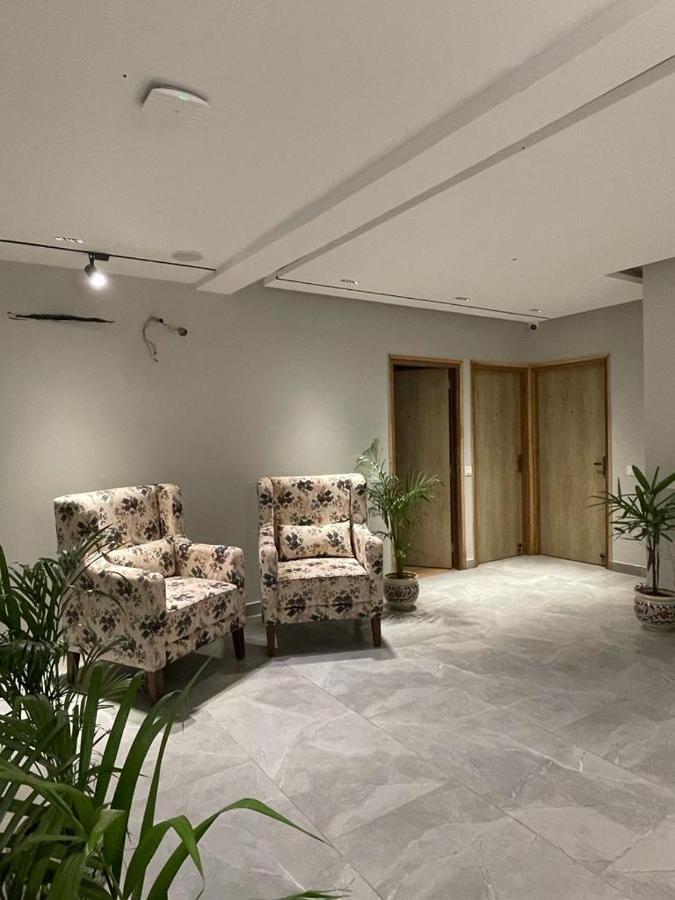 Hotel West Inn Premium Kharar Екстериор снимка