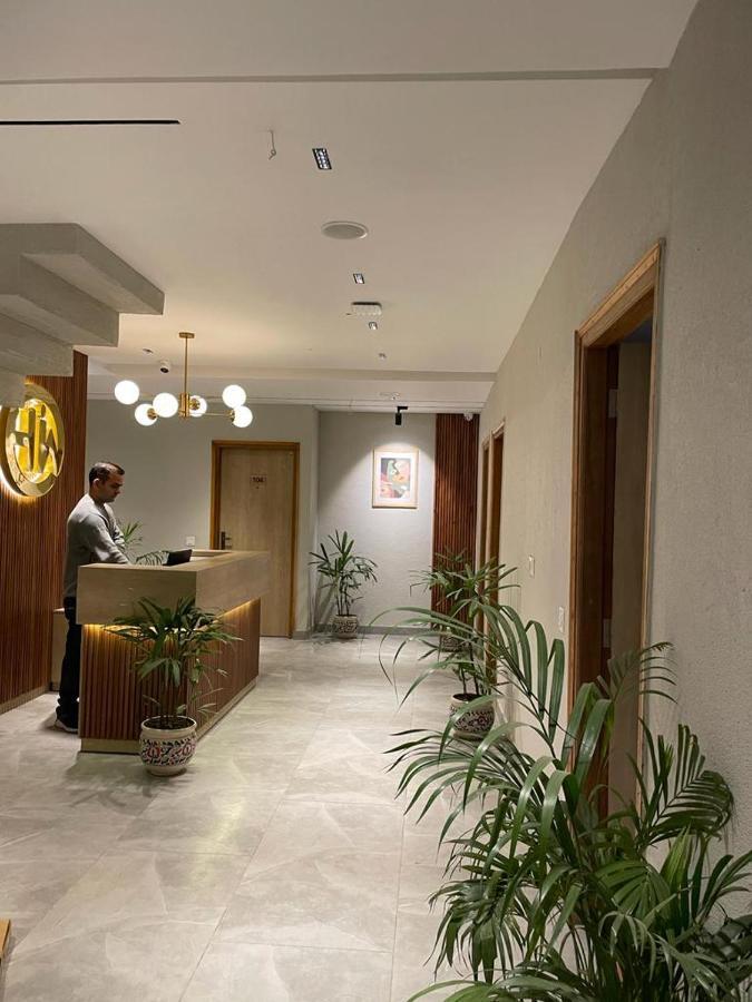 Hotel West Inn Premium Kharar Екстериор снимка