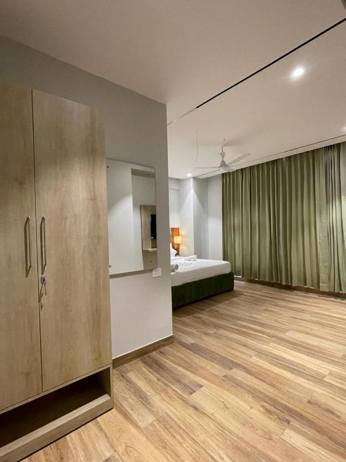 Hotel West Inn Premium Kharar Екстериор снимка
